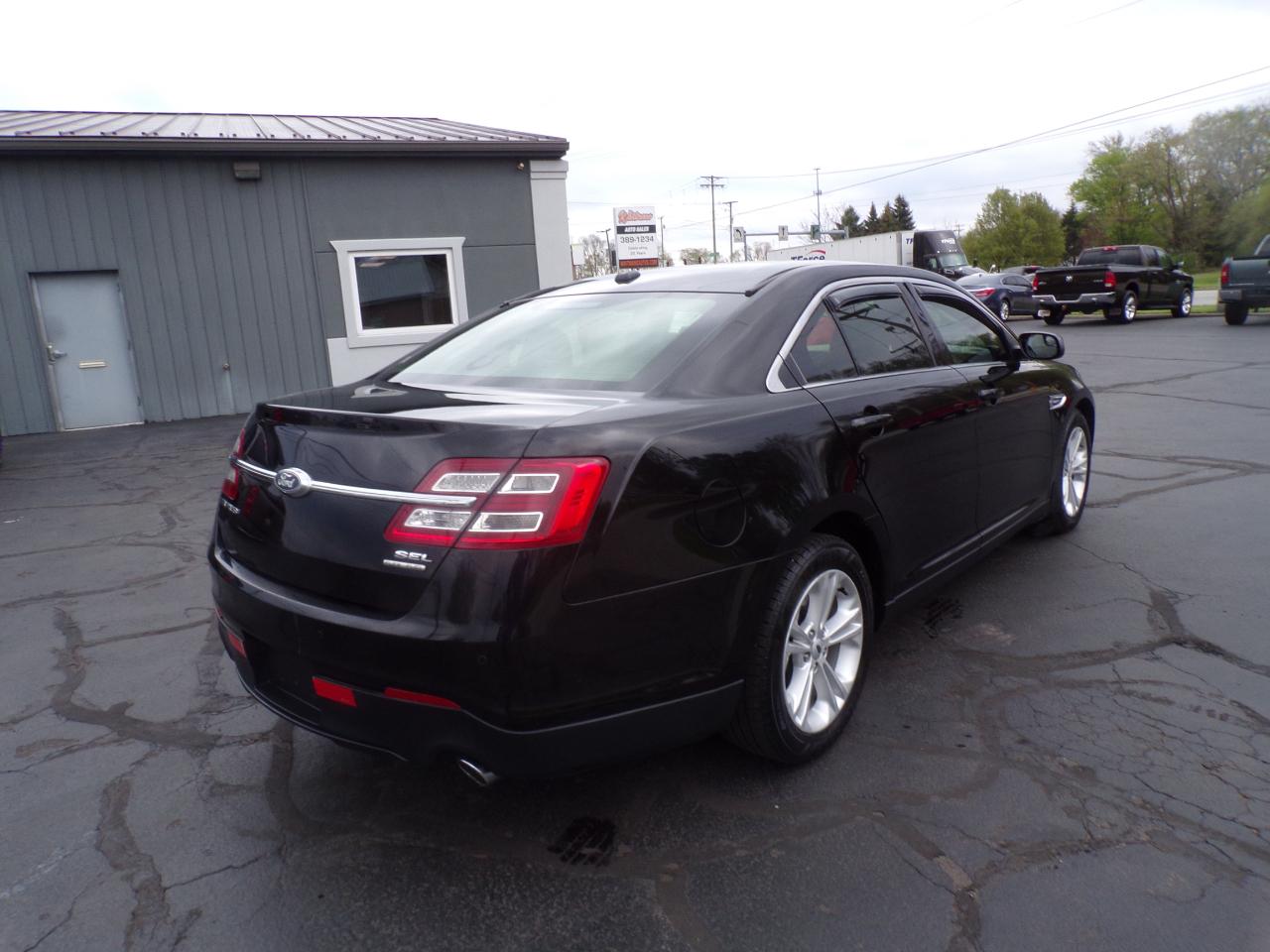 Ford Taurus SEL FWD 2016