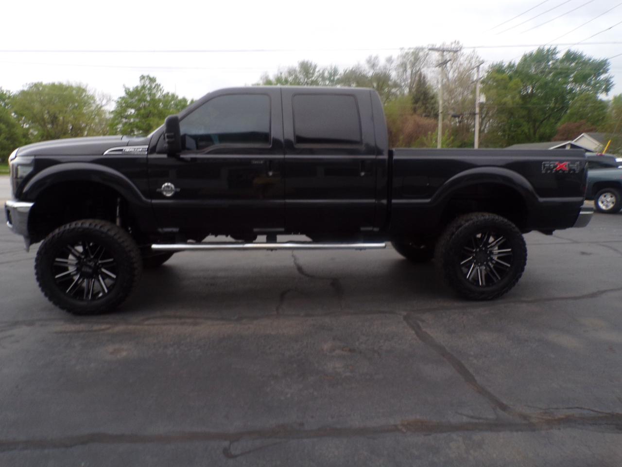 Ford F-250 SD Lariat Crew Cab Short Bed 4WD 2011
