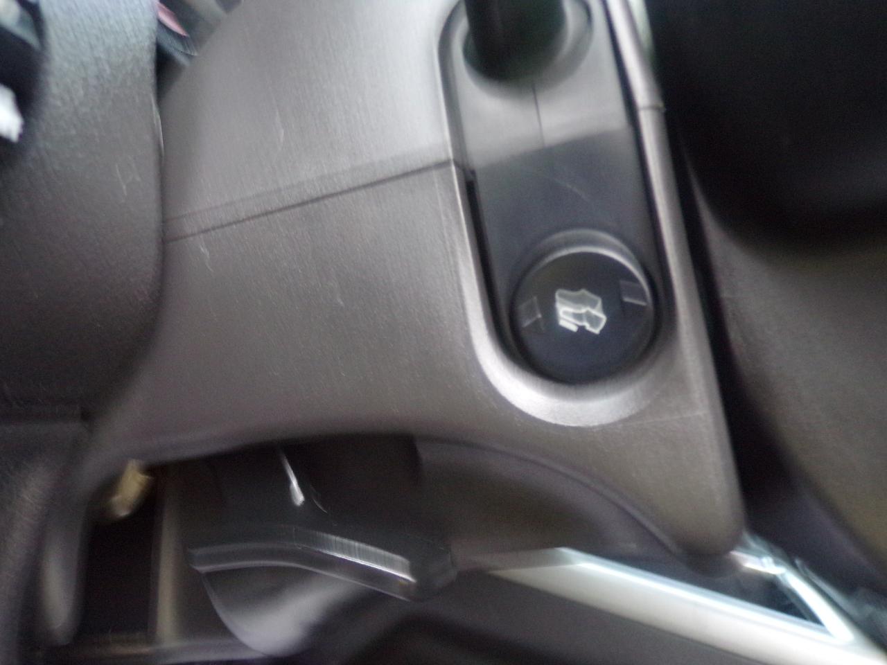 Ford F-250 SD Lariat Crew Cab Short Bed 4WD 2011