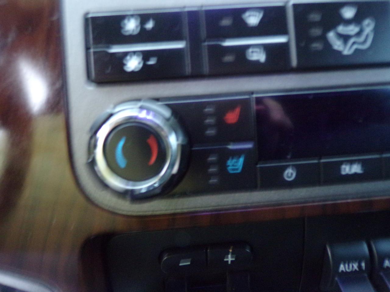 Ford F-250 SD Lariat Crew Cab Short Bed 4WD 2011