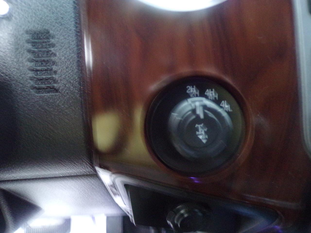 Ford F-250 SD Lariat Crew Cab Short Bed 4WD 2011