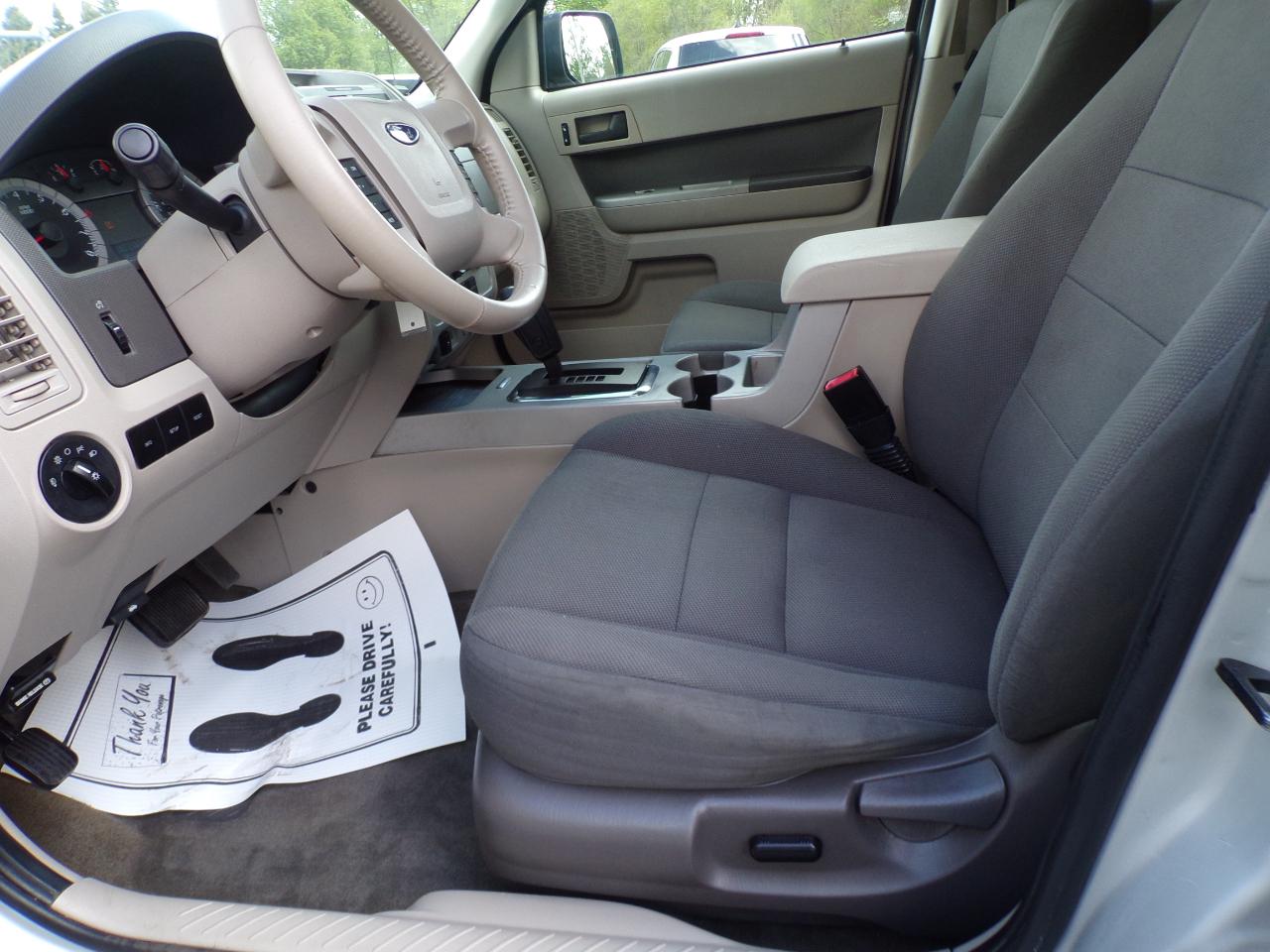 Ford Escape XLT 4WD I4 2009