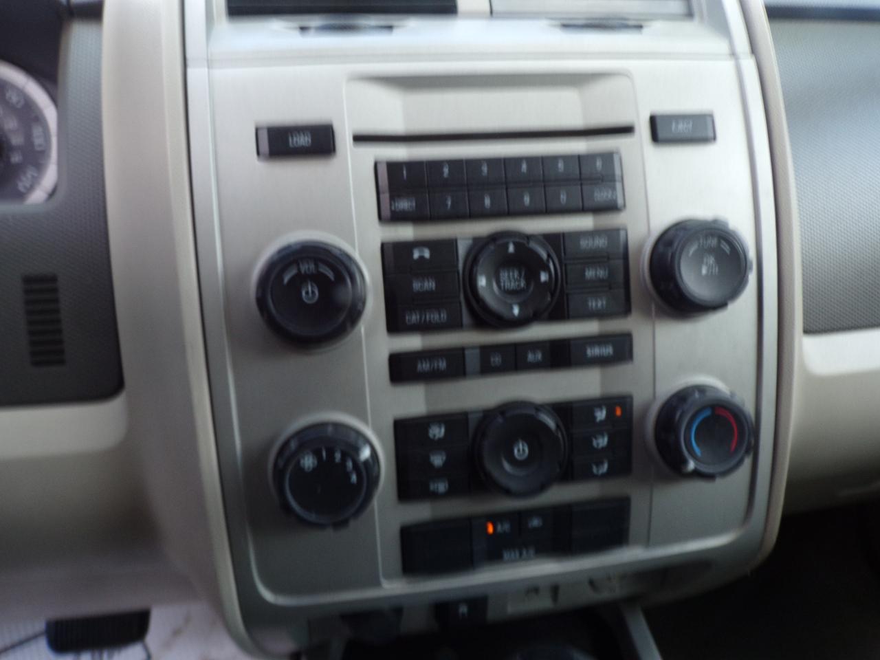 Ford Escape XLT 4WD I4 2009