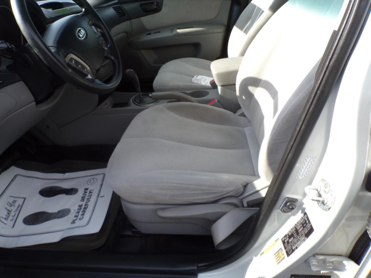 Kia Optima LX 2010