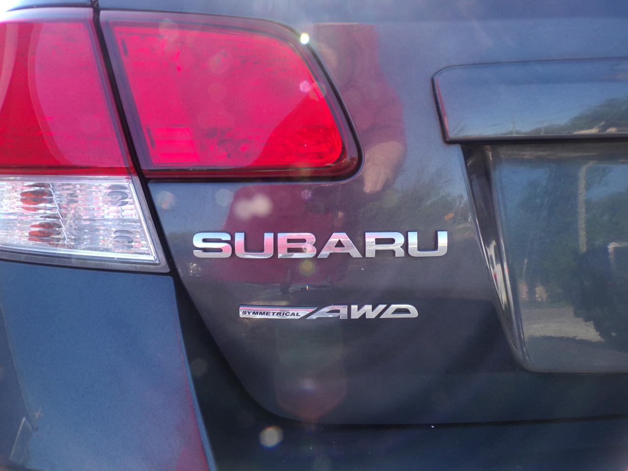 Subaru Legacy 2.5i Premium 2013