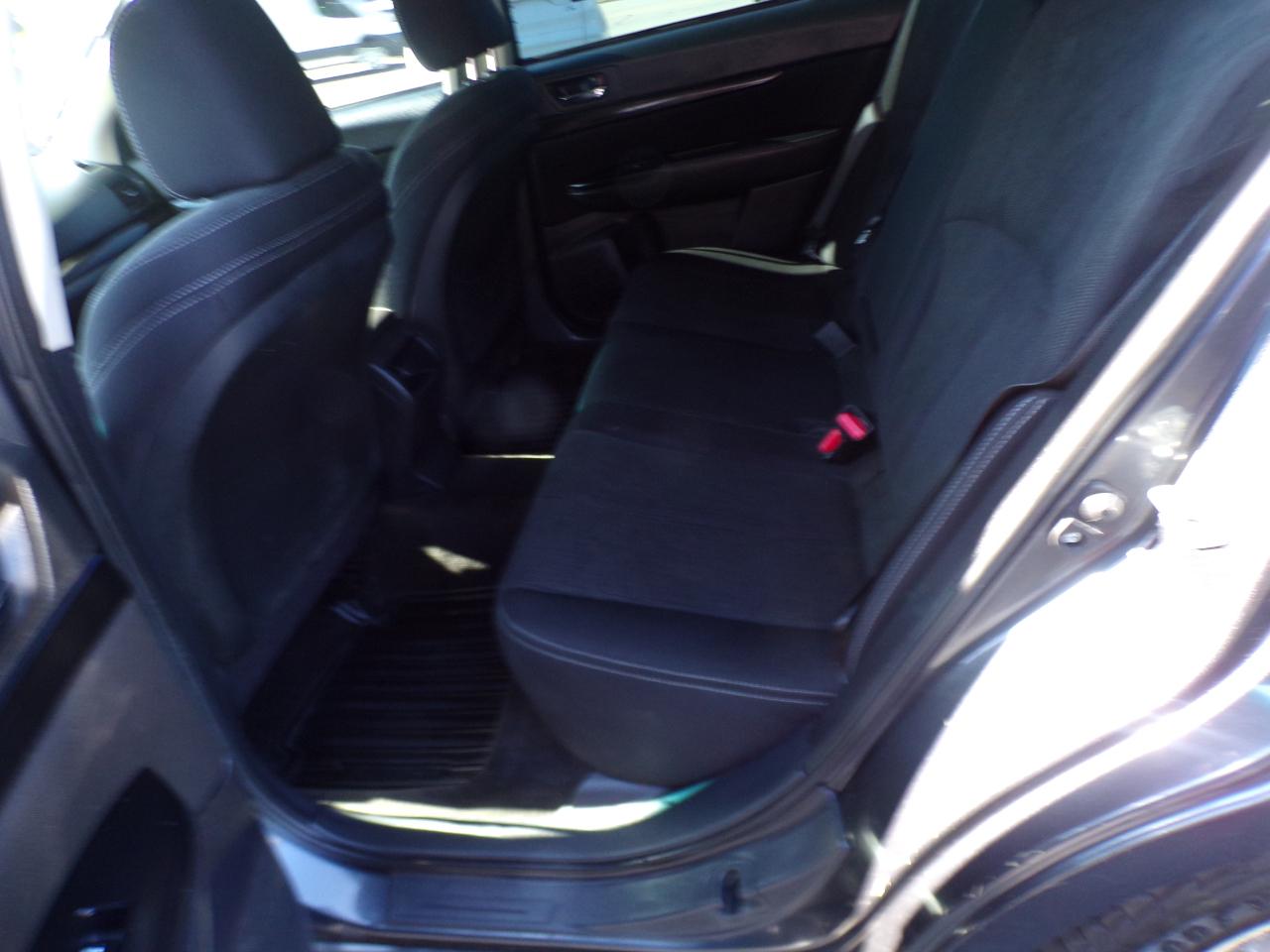 Subaru Legacy 2.5i Premium 2013