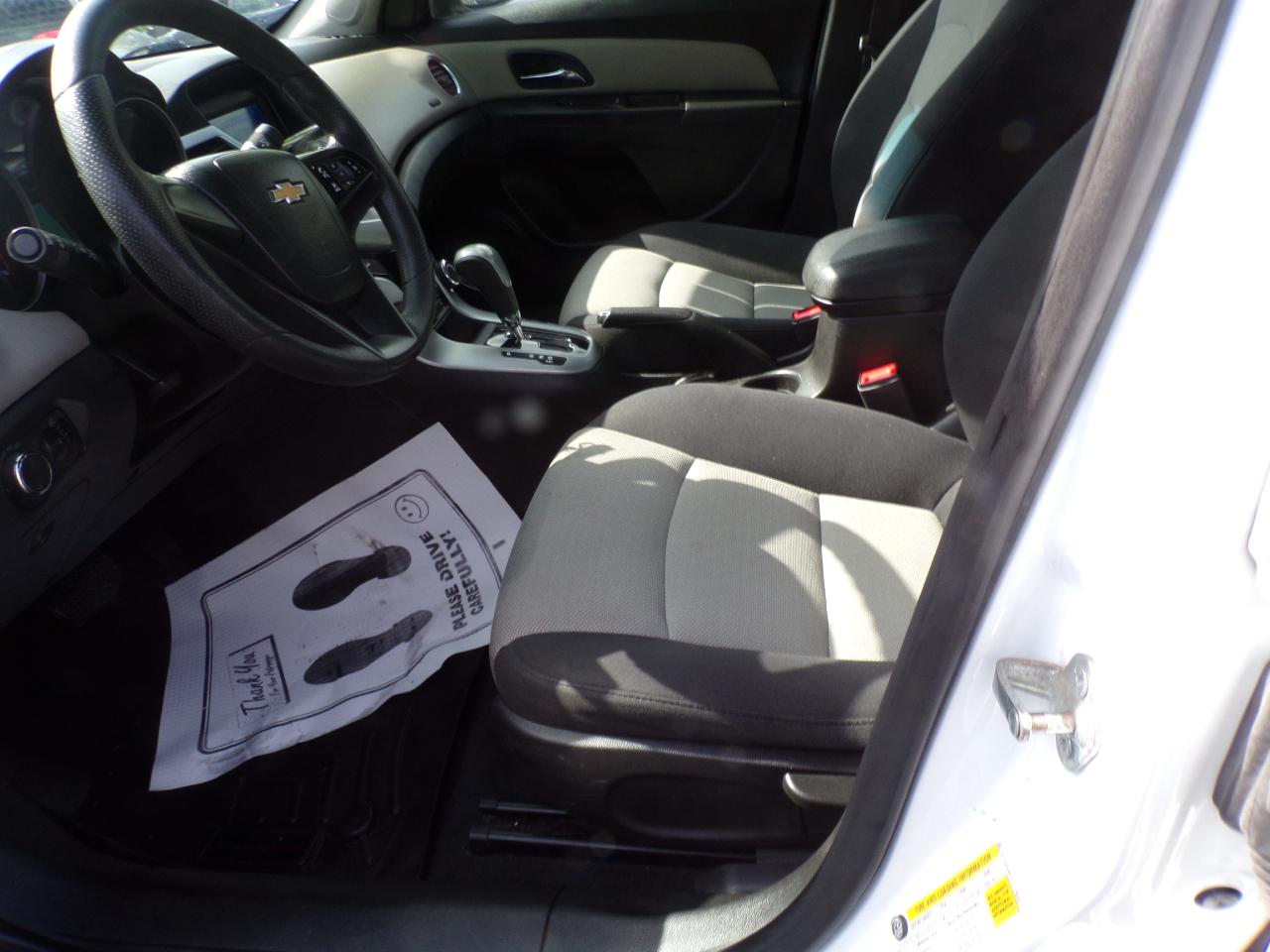 Chevrolet Cruze LS Auto 2015