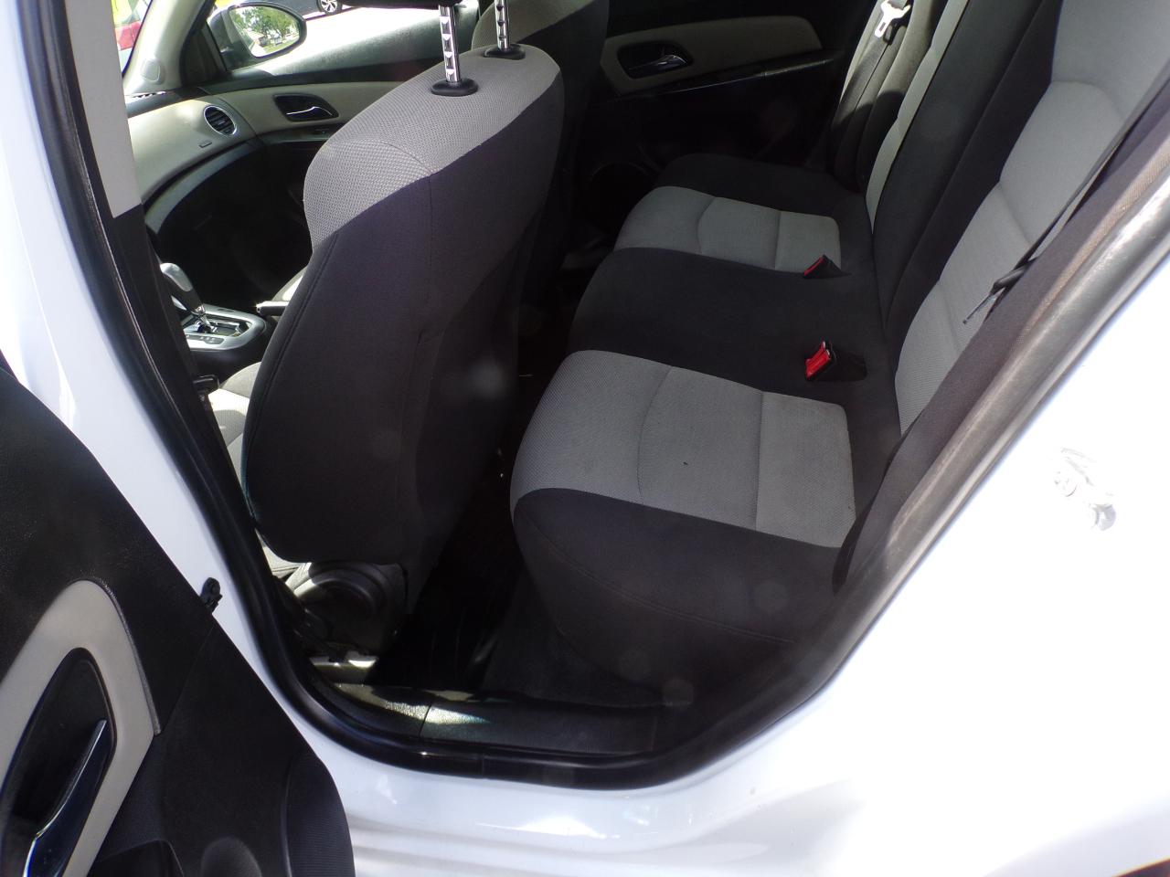 Chevrolet Cruze LS Auto 2015