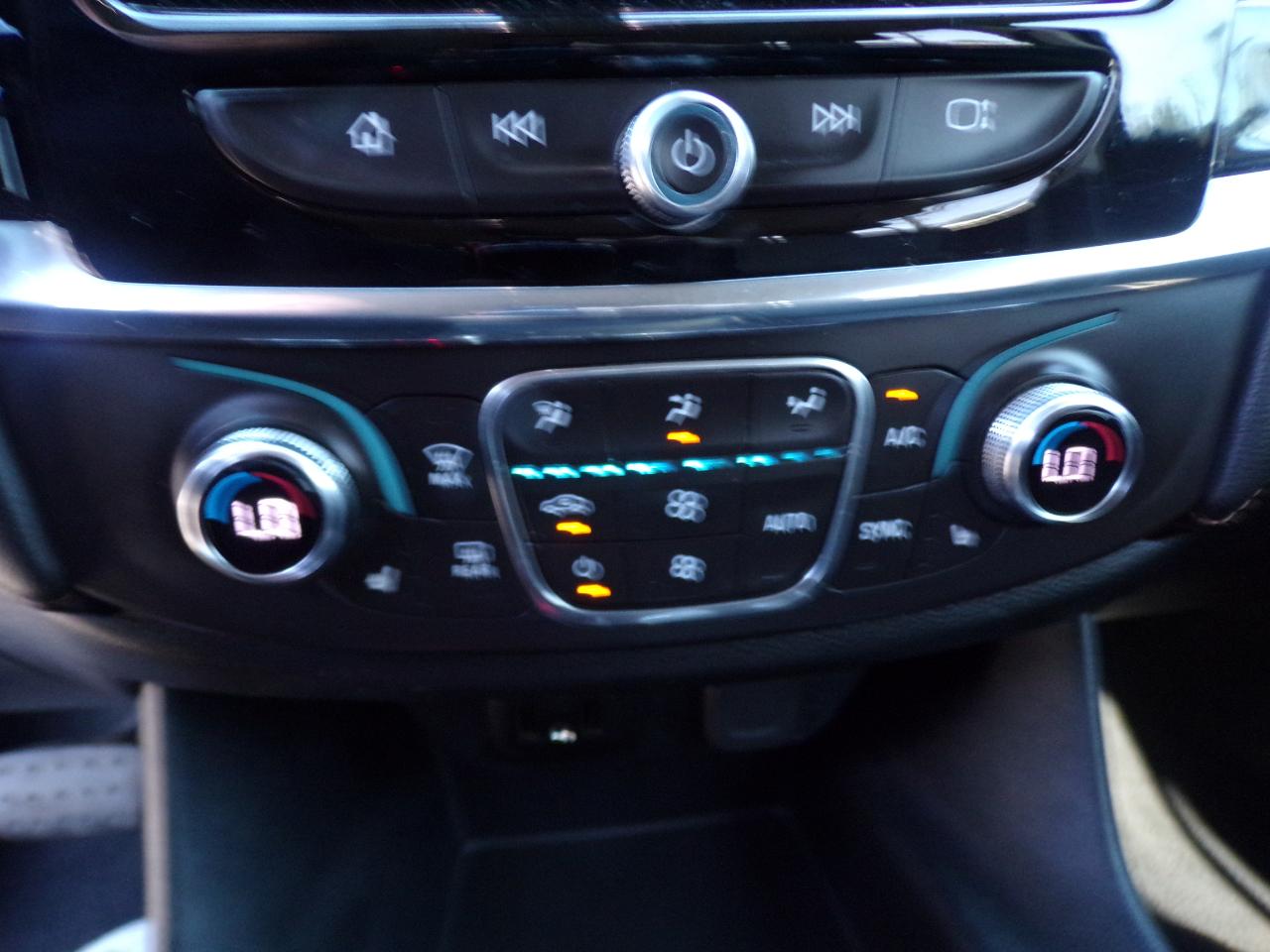 Chevrolet Traverse LT Cloth FWD 2018