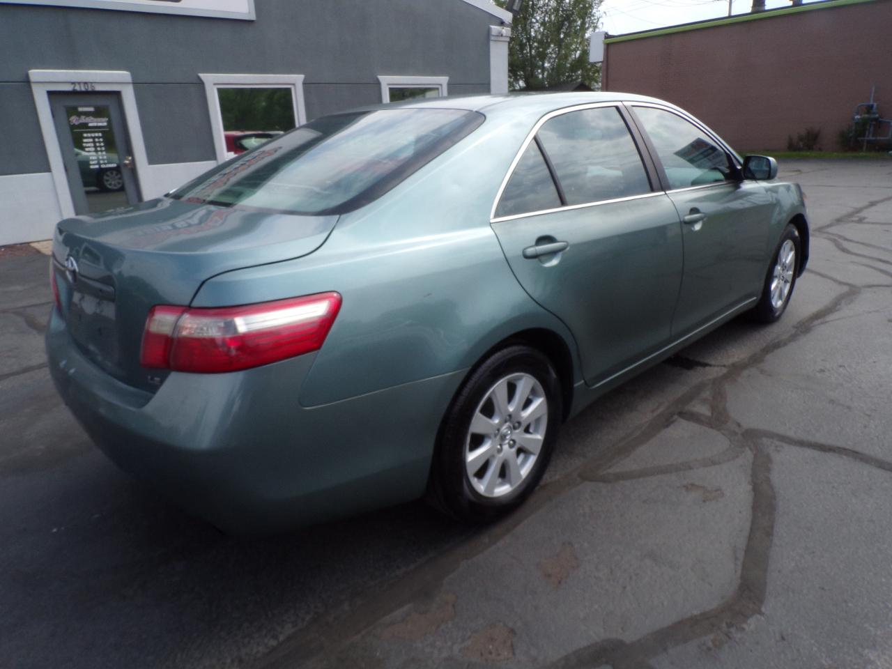 Toyota Camry XLE 5-Spd AT 2009