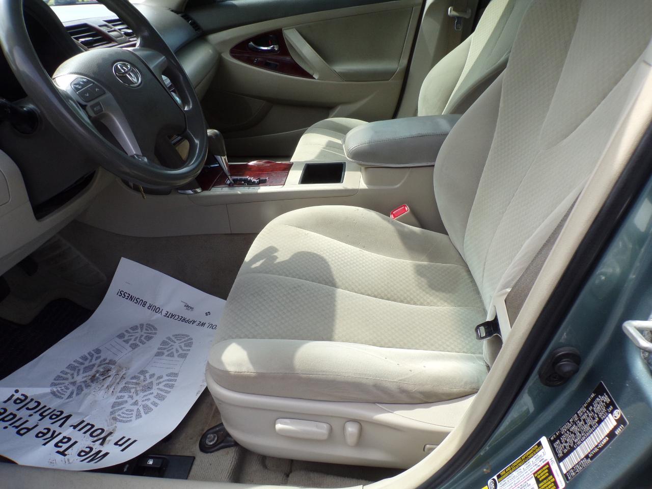 Toyota Camry XLE 5-Spd AT 2009
