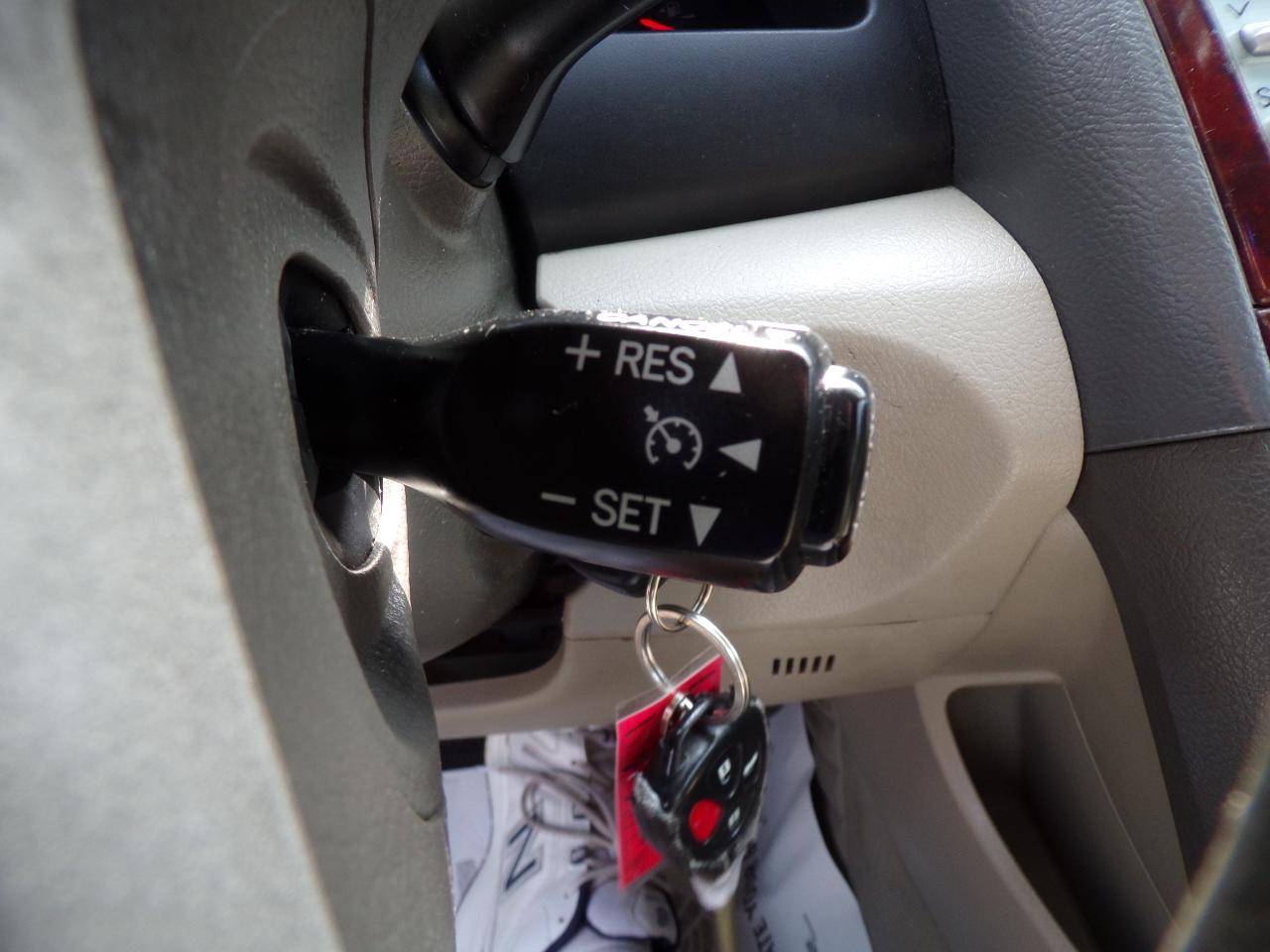 Toyota Camry XLE 5-Spd AT 2009
