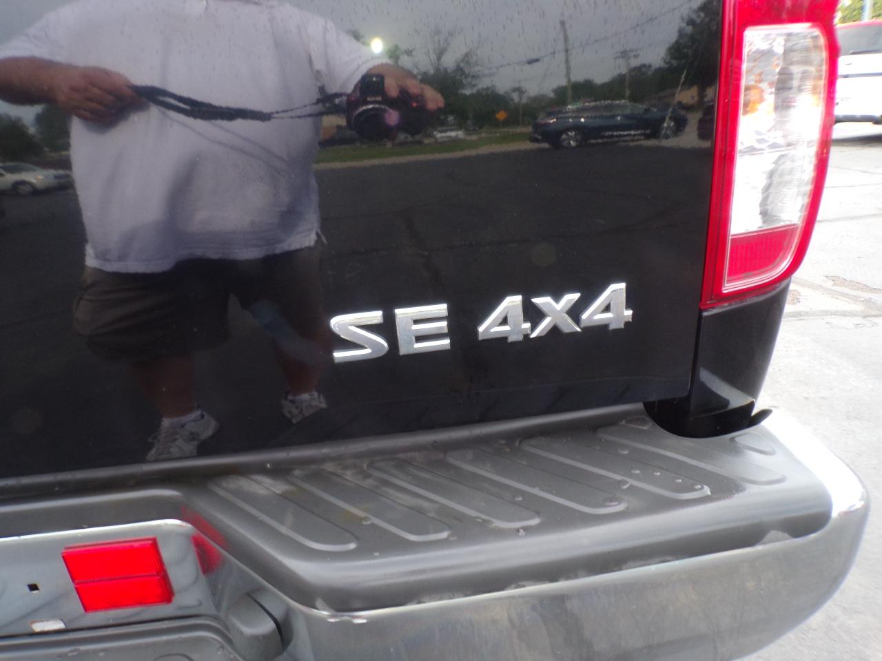 Nissan Frontier LE King Cab 4WD 2010