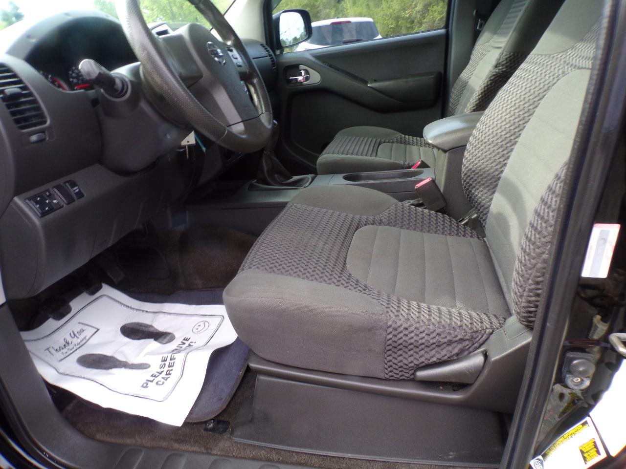 Nissan Frontier LE King Cab 4WD 2010