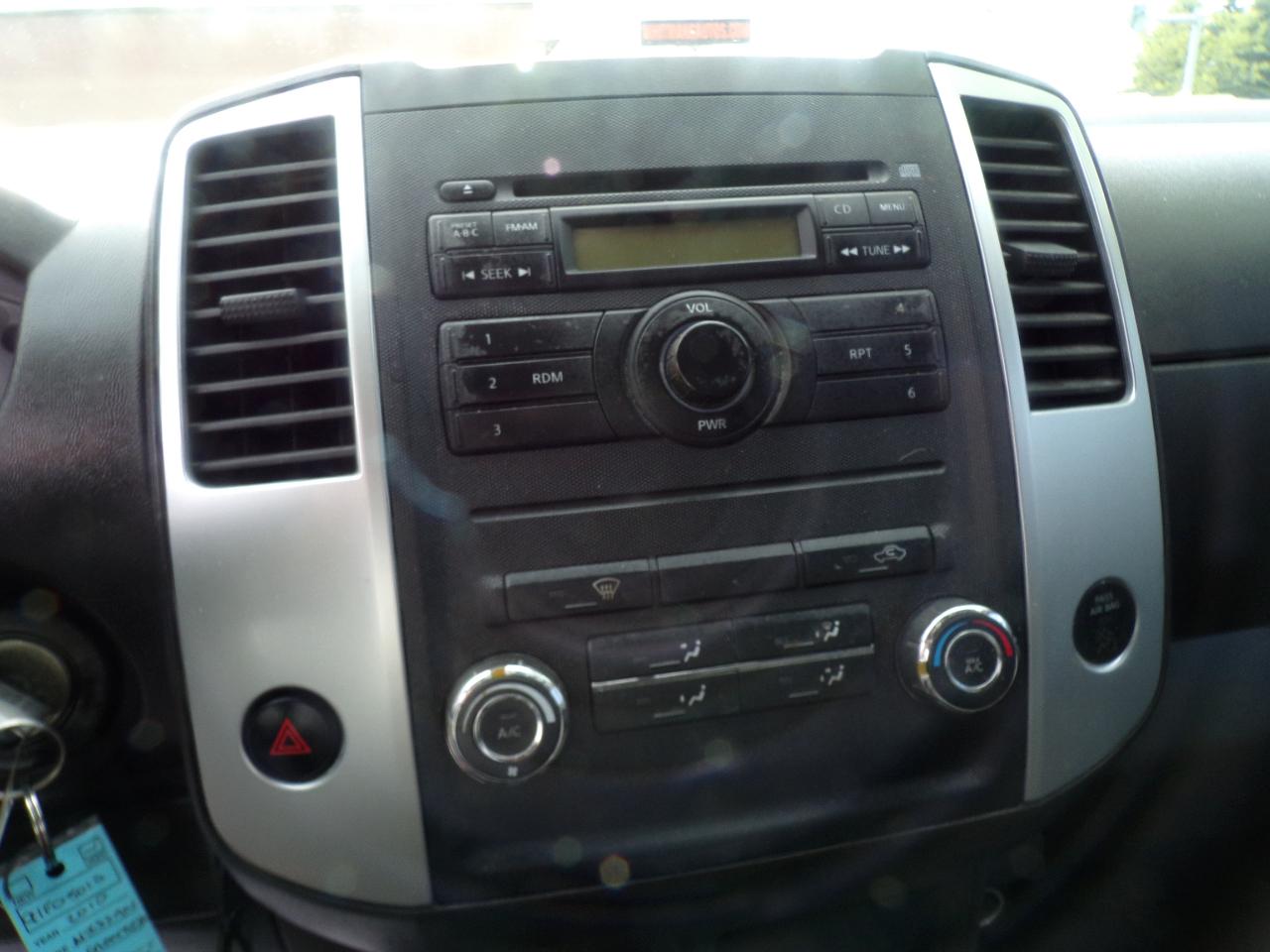 Nissan Frontier LE King Cab 4WD 2010