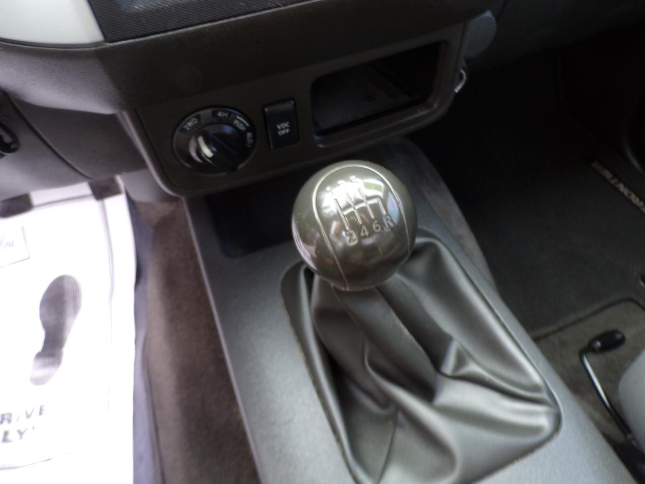 Nissan Frontier LE King Cab 4WD 2010