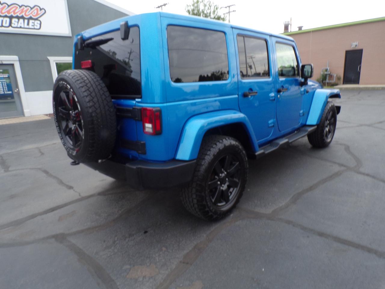 Jeep Wrangler Unlimited Sahara 4WD 2014