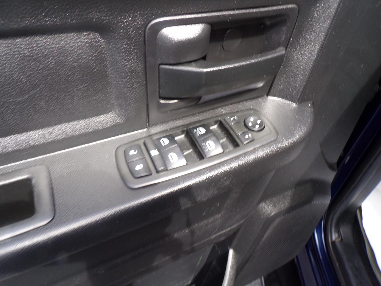 RAM 1500 Tradesman Crew Cab SWB 4WD 2014