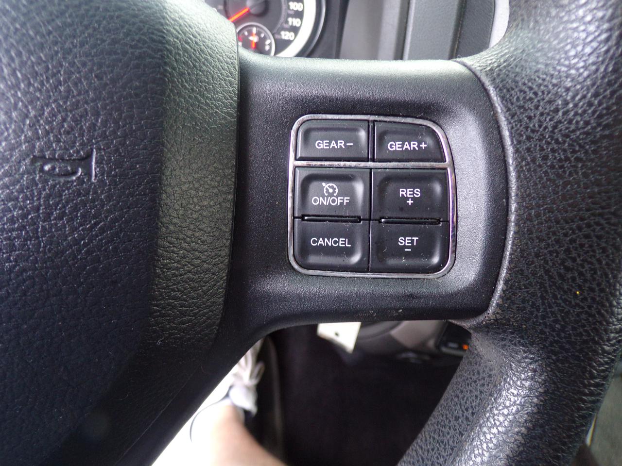 RAM 1500 Tradesman Crew Cab SWB 4WD 2014