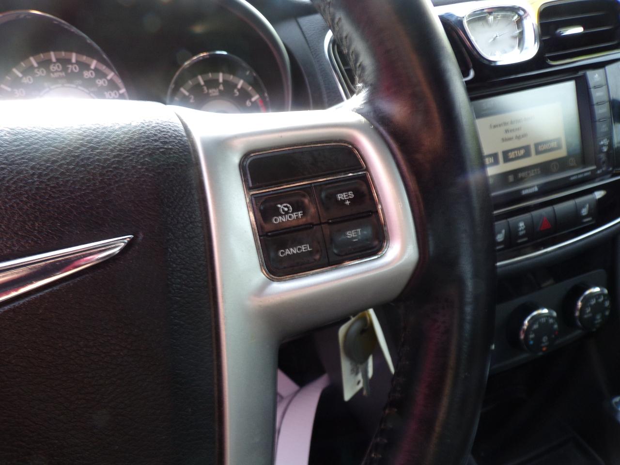 Chrysler 200 Touring 2013