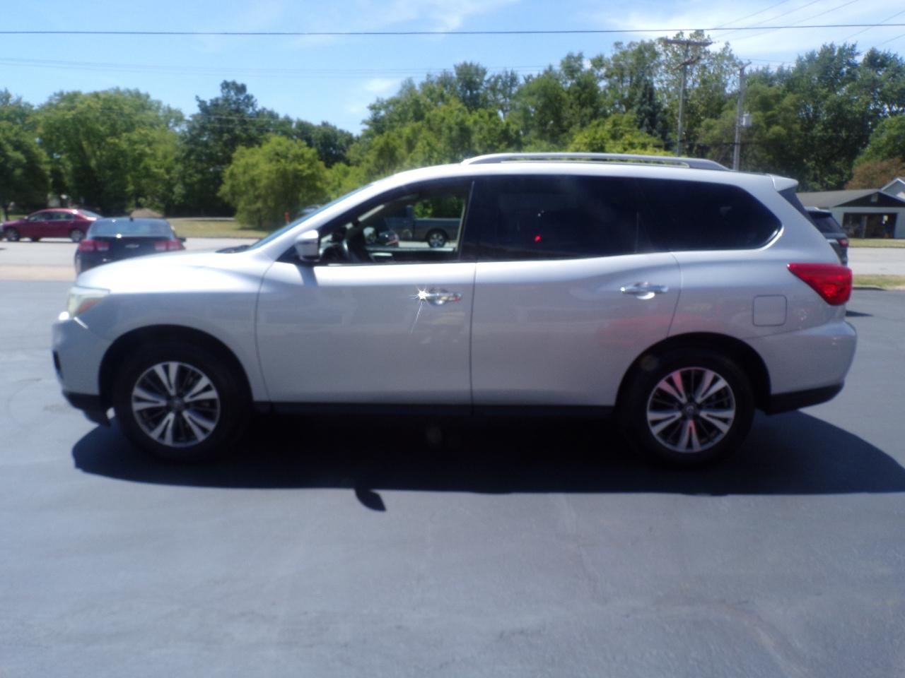 Nissan Pathfinder S 4D SUV 4WD 2017