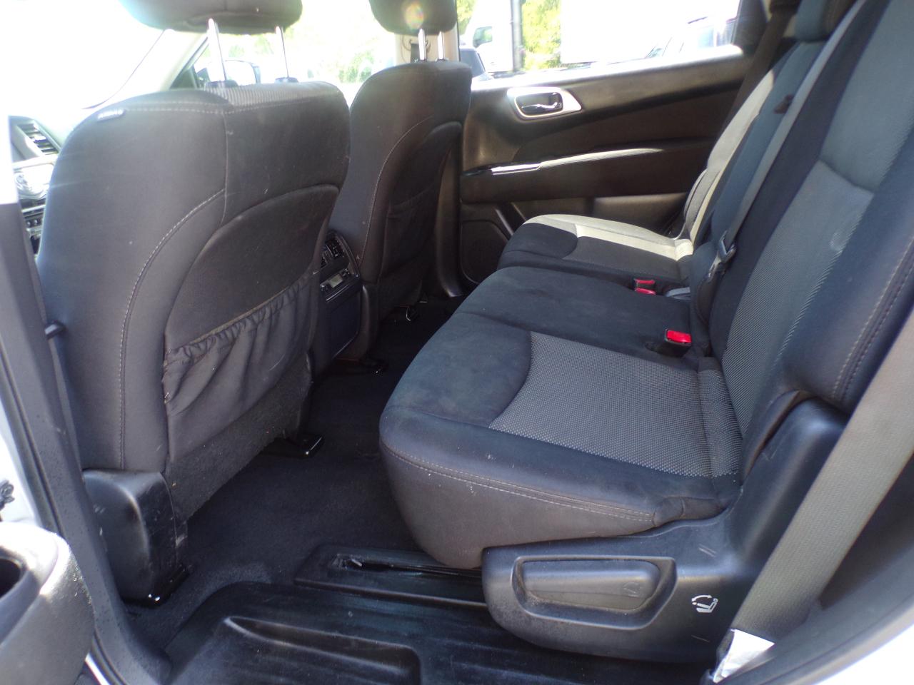 Nissan Pathfinder S 4D SUV 4WD 2017