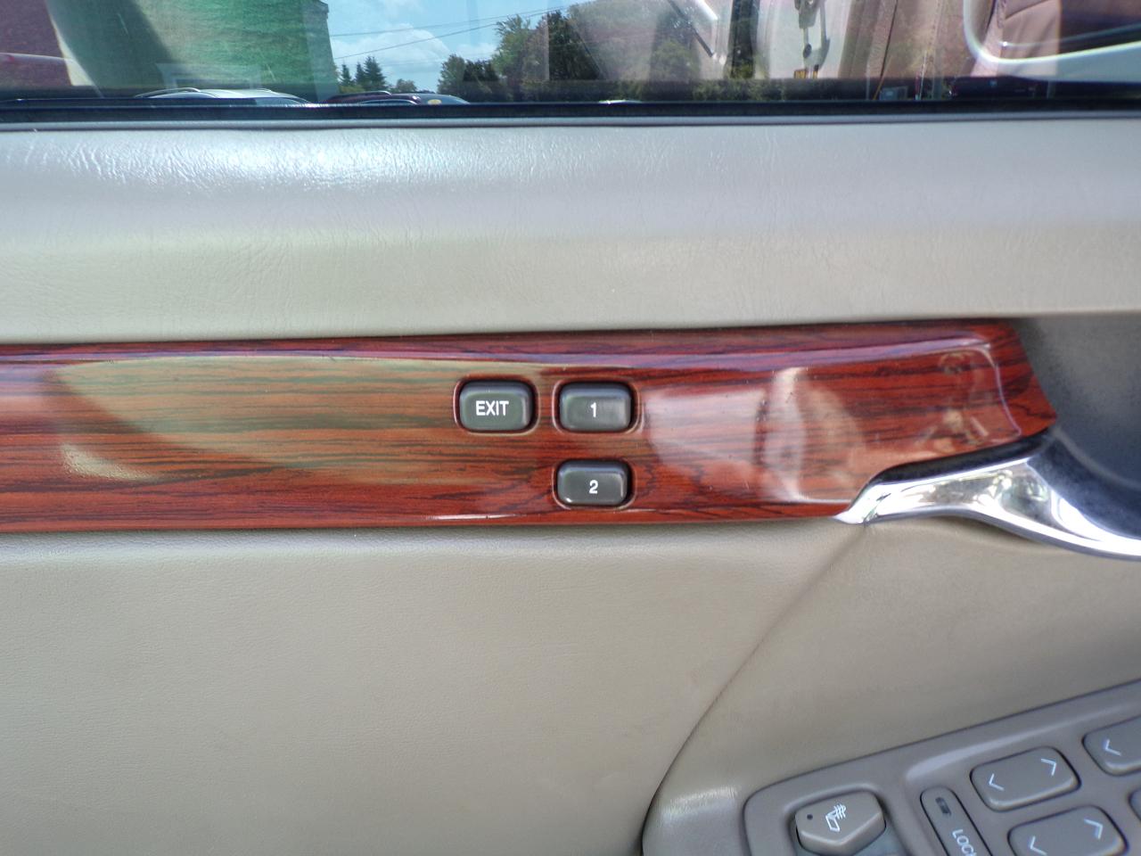 Cadillac DeVille Sedan 2005
