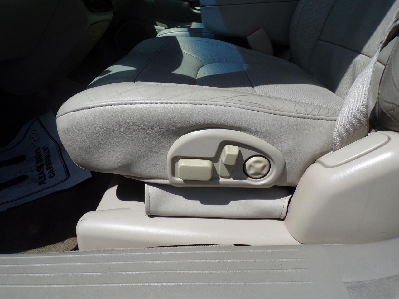Cadillac DeVille Sedan 2005