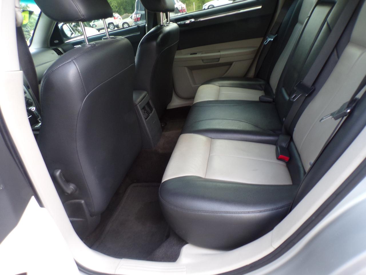 Chrysler 300 Touring 2005