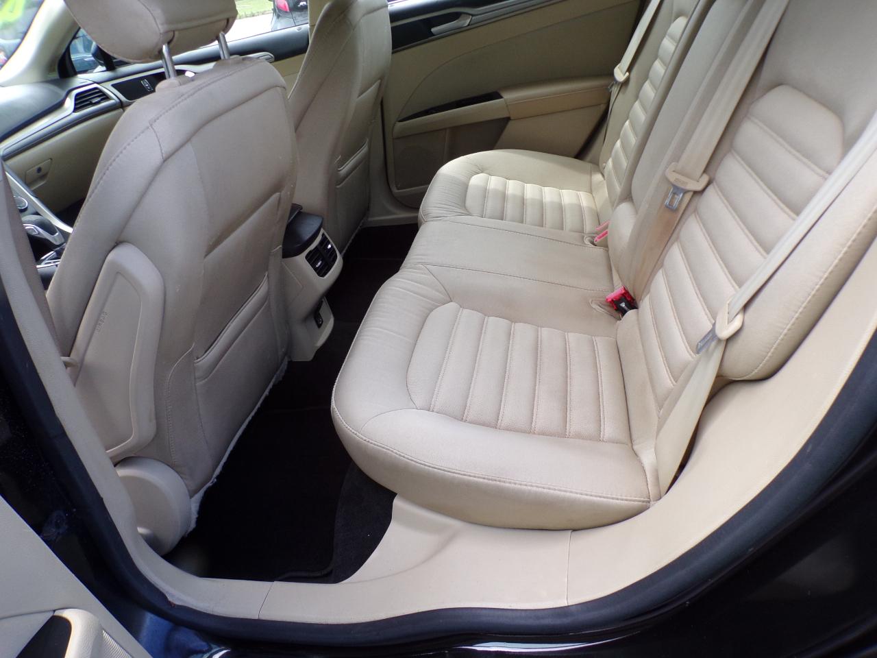 Ford Fusion SE 2015