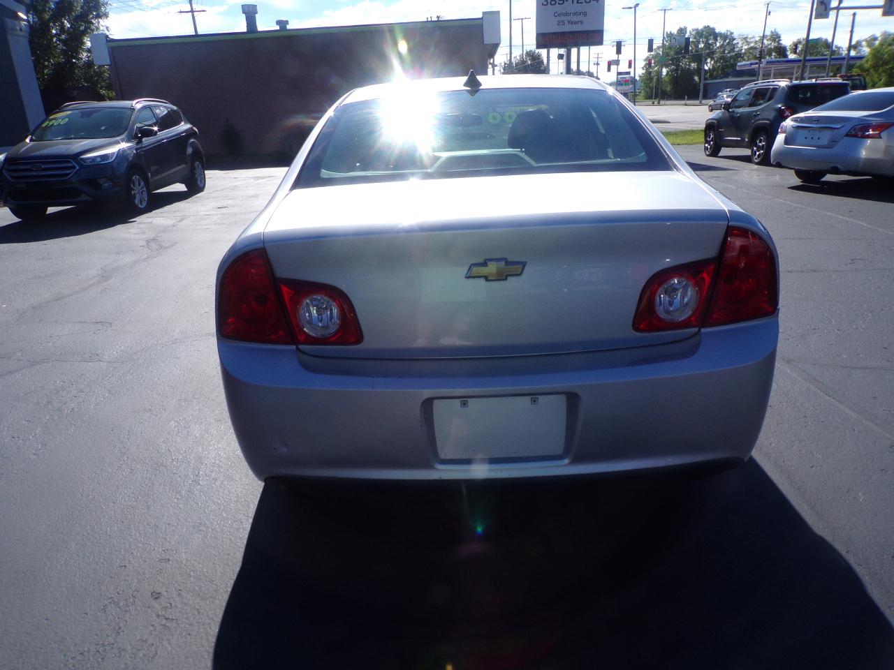 Chevrolet Malibu LS 2012