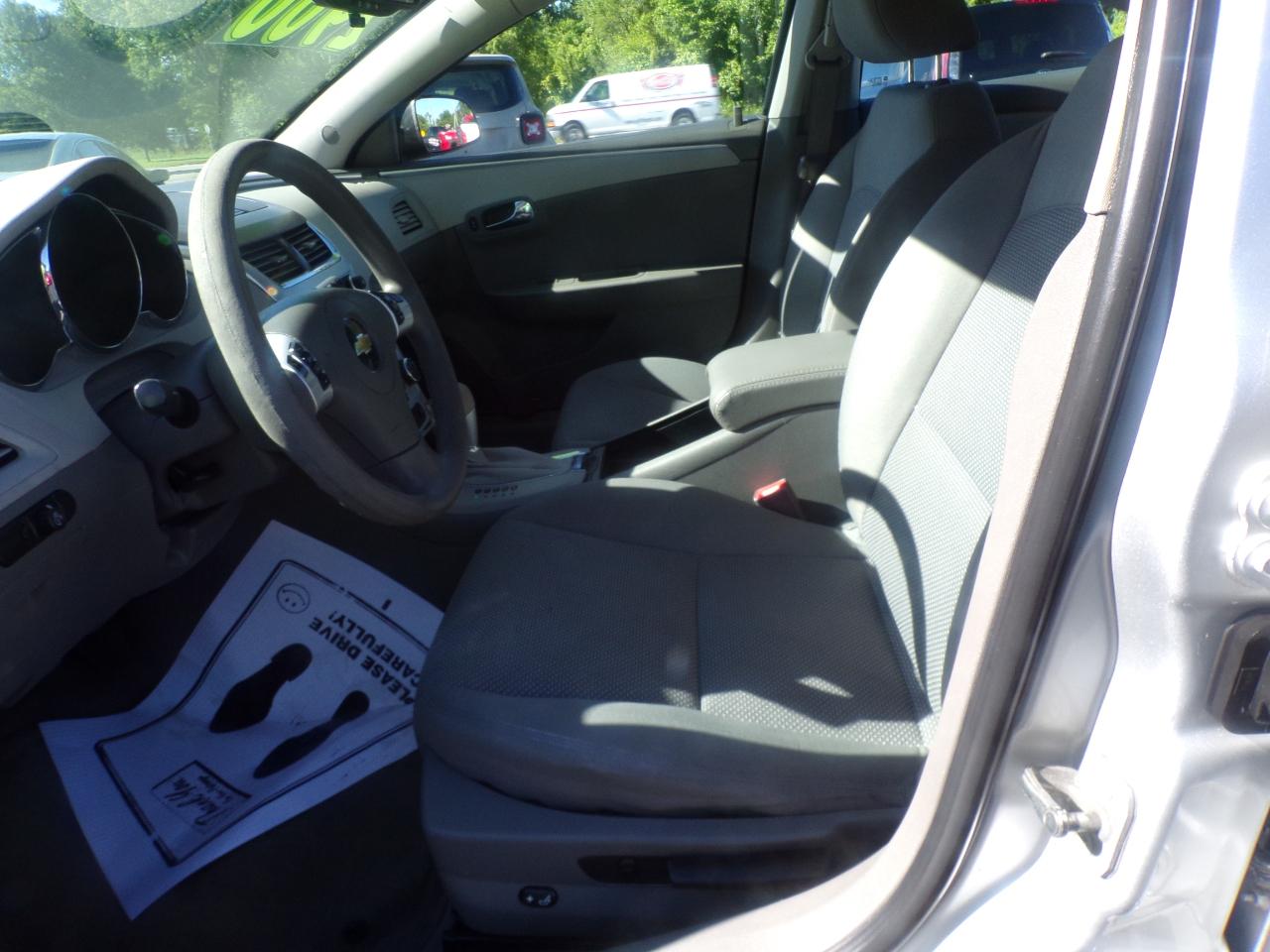 Chevrolet Malibu LS 2012