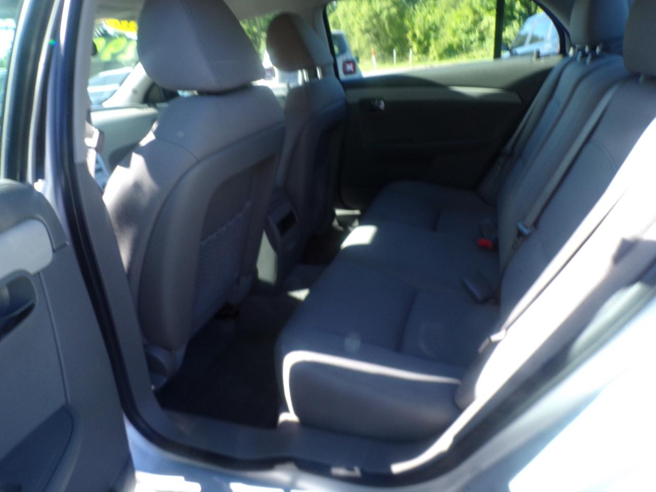 Chevrolet Malibu LS 2012