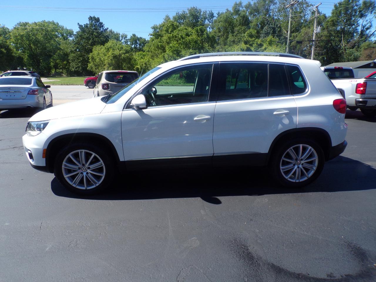 Volkswagen Tiguan S 2014