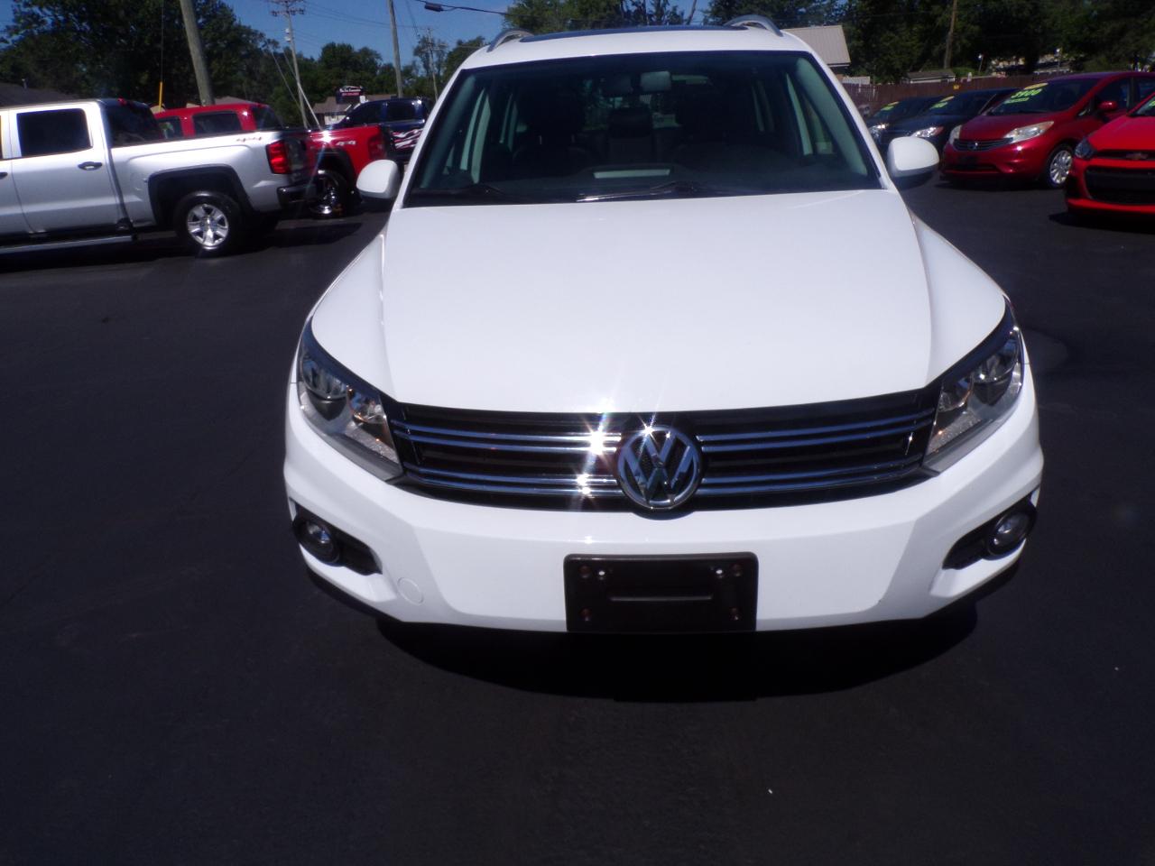 Volkswagen Tiguan S 2014