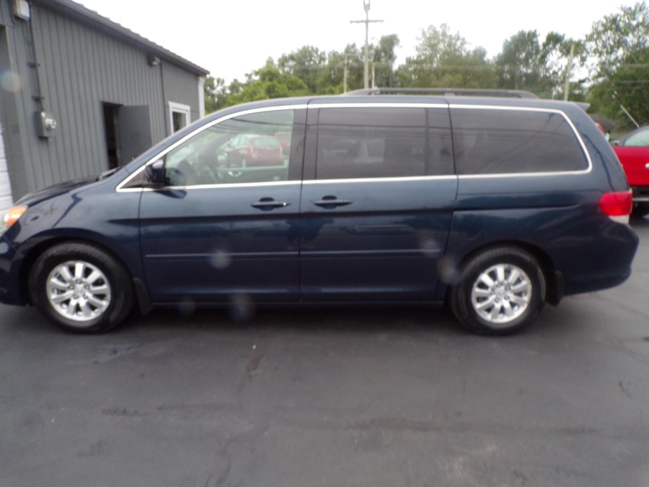 Honda Odyssey EX-L w/ DVD and Navigation 2010