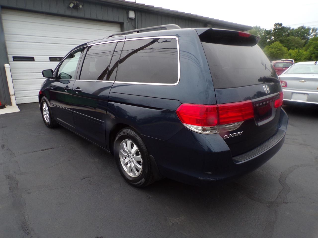 Honda Odyssey EX-L w/ DVD and Navigation 2010
