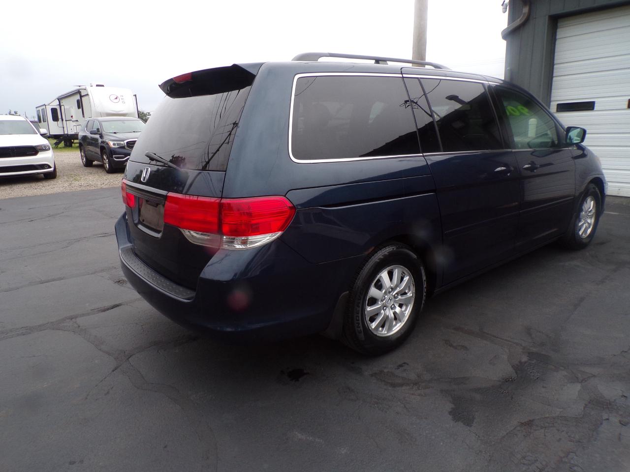 Honda Odyssey EX-L w/ DVD and Navigation 2010
