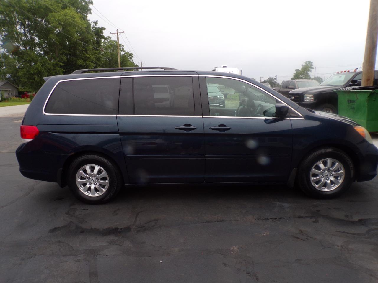 Honda Odyssey EX-L w/ DVD and Navigation 2010