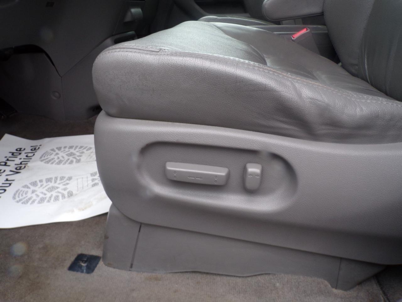Honda Odyssey EX-L w/ DVD and Navigation 2010