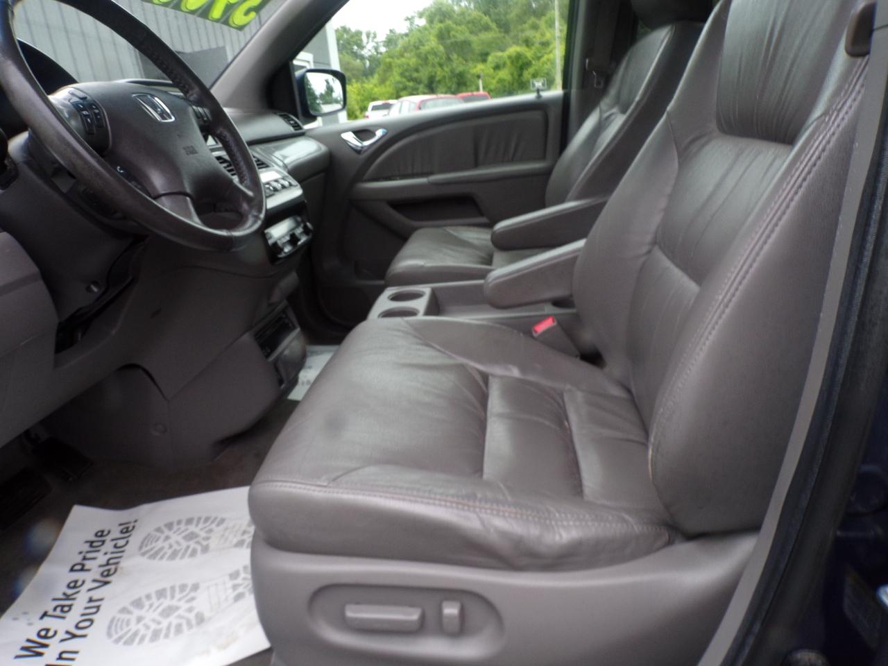 Honda Odyssey EX-L w/ DVD and Navigation 2010
