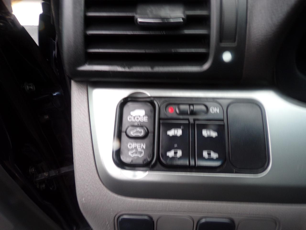 Honda Odyssey EX-L w/ DVD and Navigation 2010