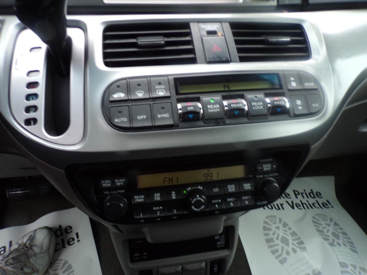 Honda Odyssey EX-L w/ DVD and Navigation 2010