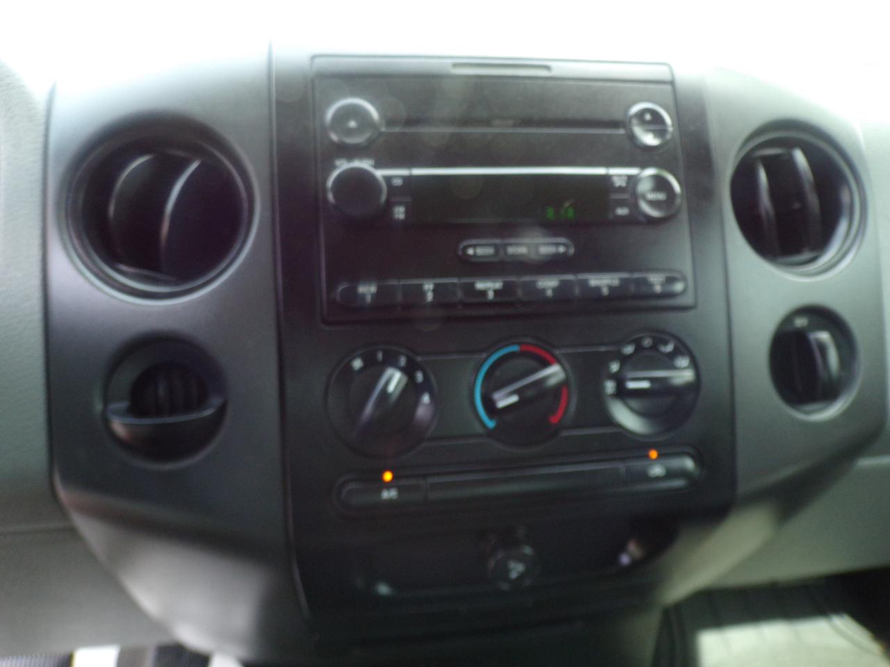 Ford F-150 Supercab 157" XL 2005