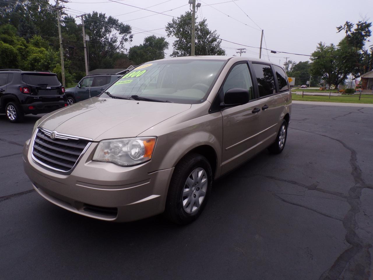 Chrysler Town & Country LX 2008