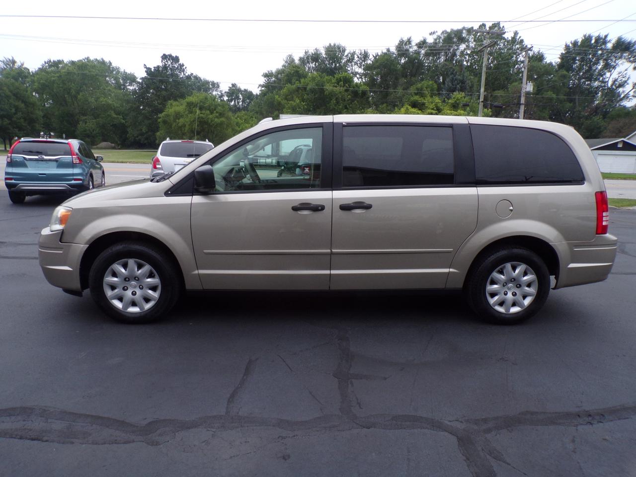 Chrysler Town & Country LX 2008