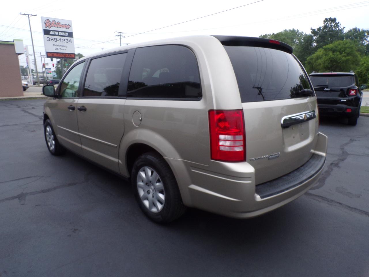 Chrysler Town & Country LX 2008
