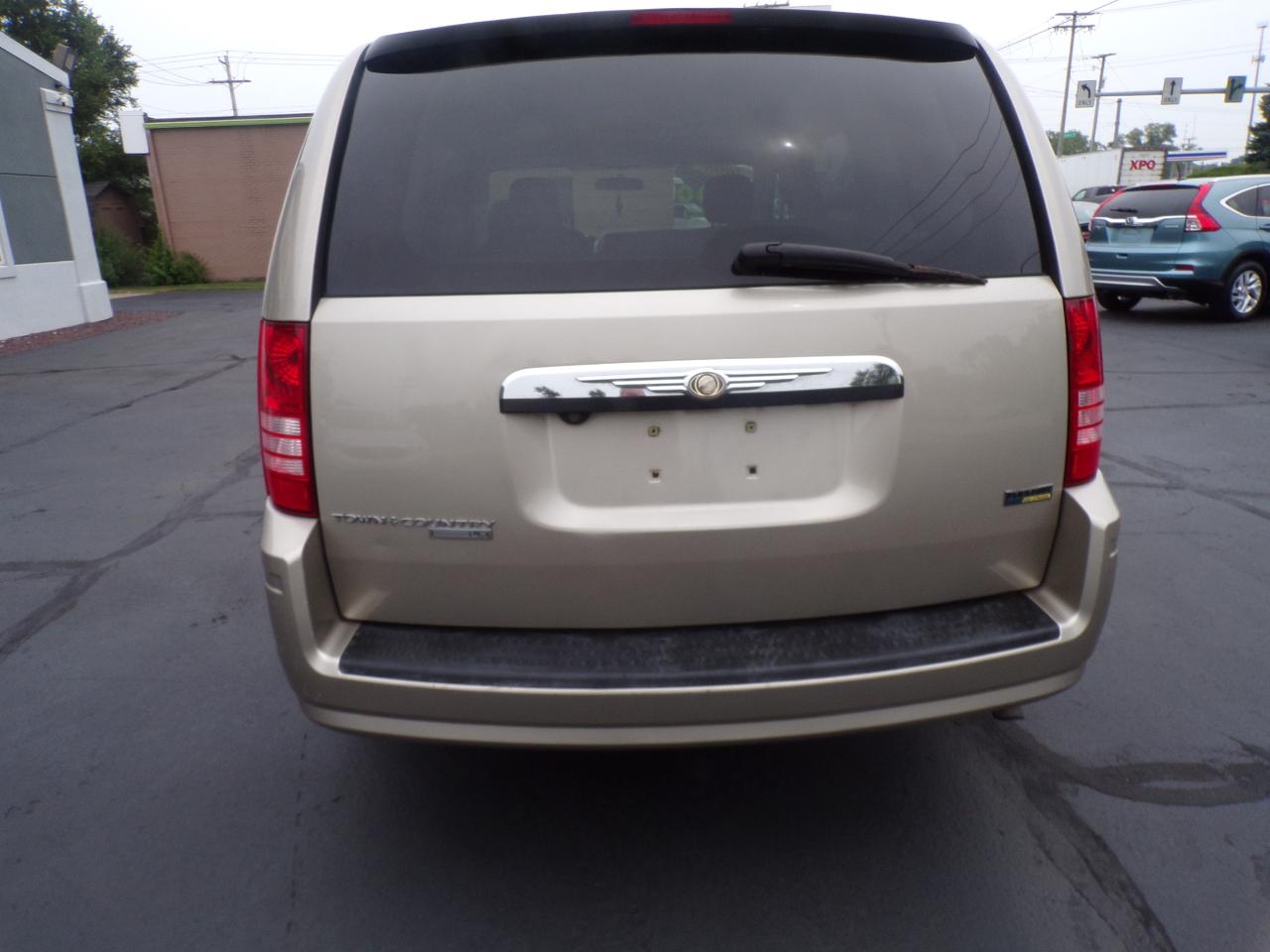 Chrysler Town & Country LX 2008