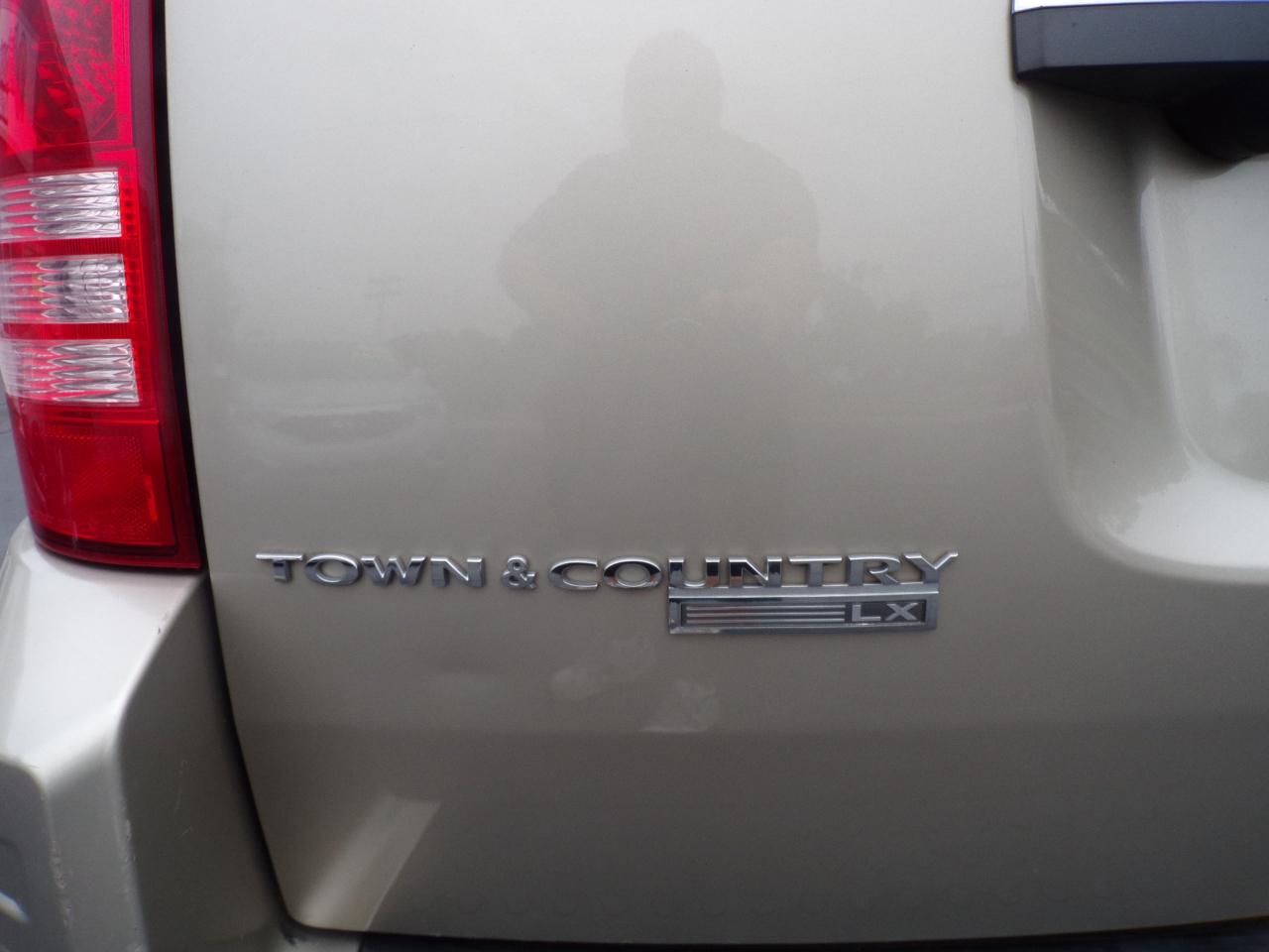 Chrysler Town & Country LX 2008