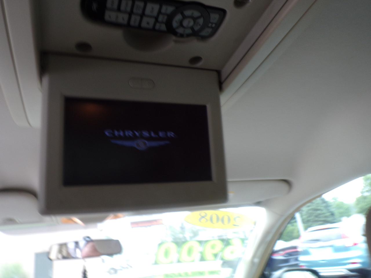 Chrysler Town & Country LX 2008